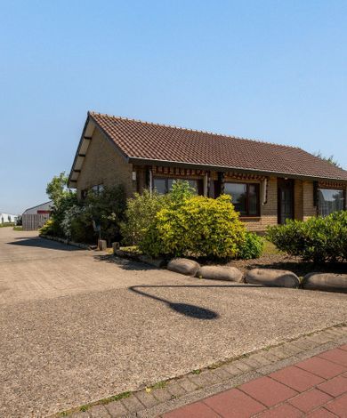 Zwartendijk 14, Monster