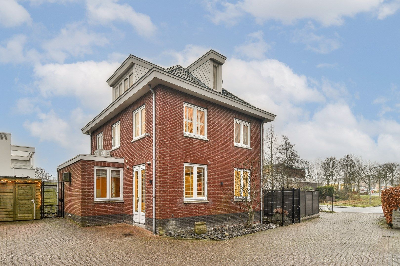 's-Gravenweg 566 image 1