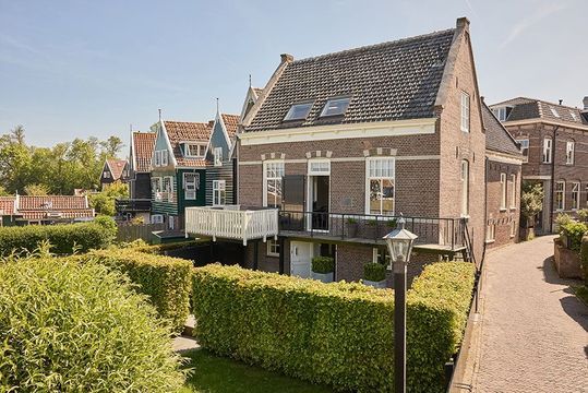 Buurt II 29 30, Marken
