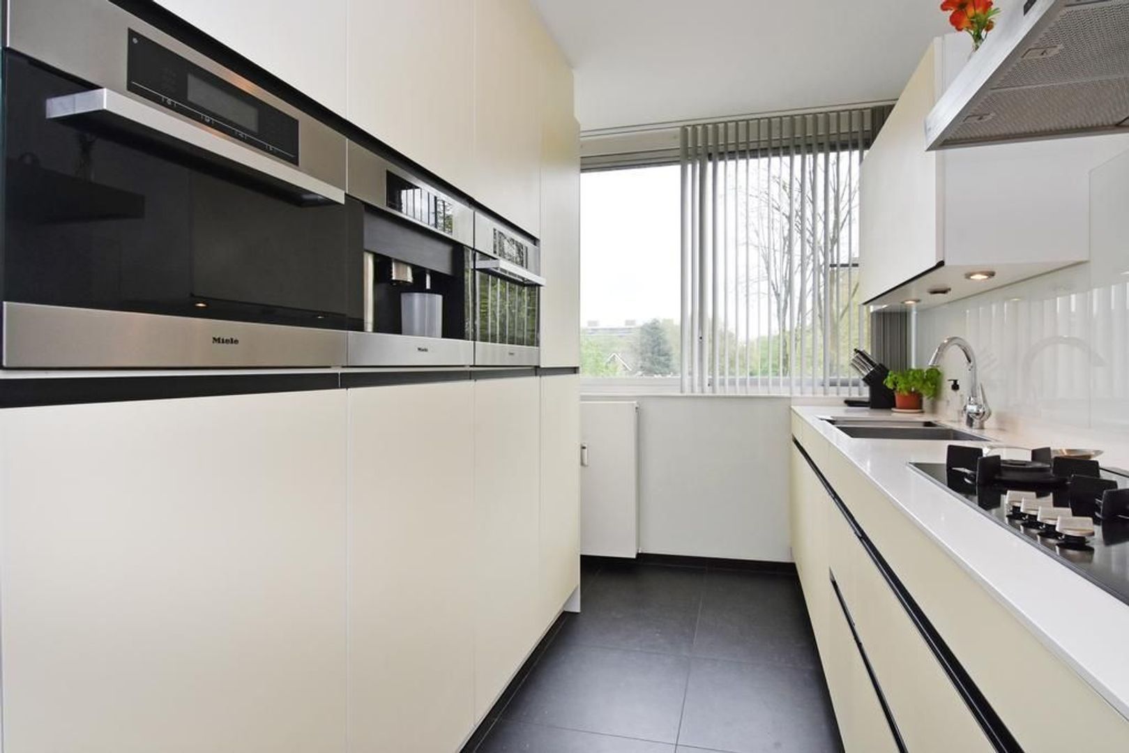 Adama van Scheltemaplein 53, Delft foto-15
