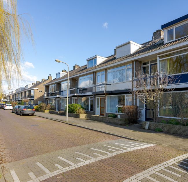Koningin Emmalaan 2, Voorschoten foto-1