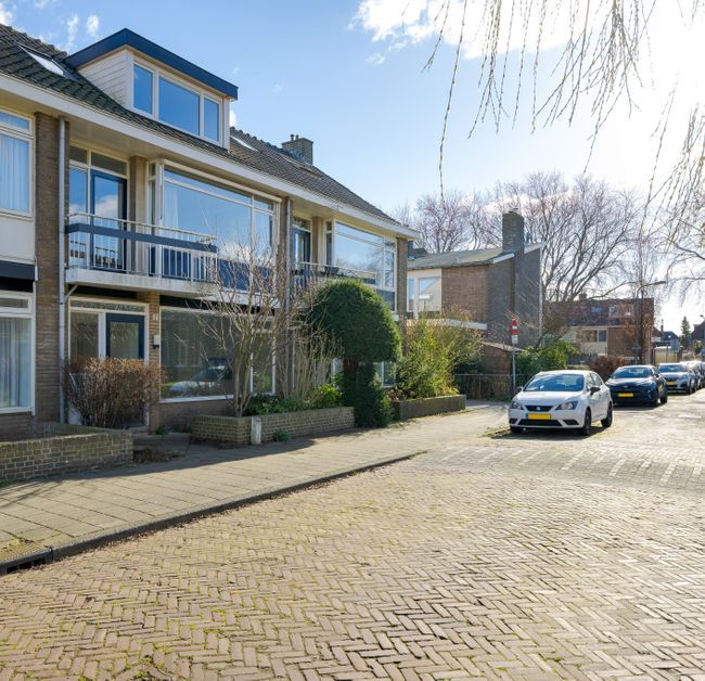 Koningin Emmalaan 2, Voorschoten foto-2