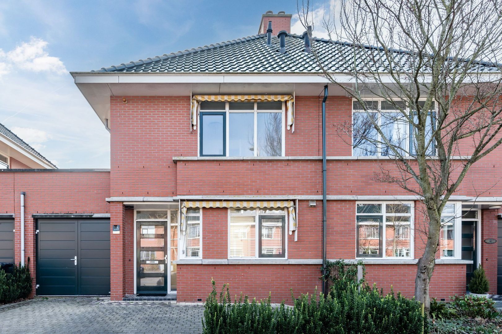 Middelgeestlaan 18, Voorschoten foto-0