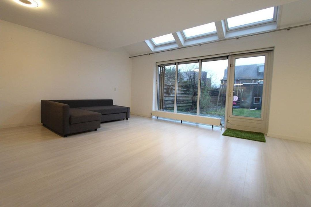 Rie Cramerplantsoen, Hoofddorp