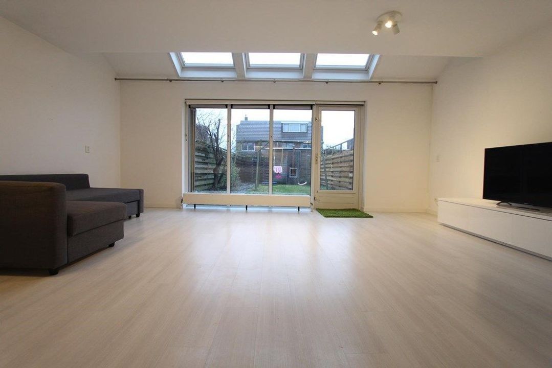 Rie Cramerplantsoen, Hoofddorp