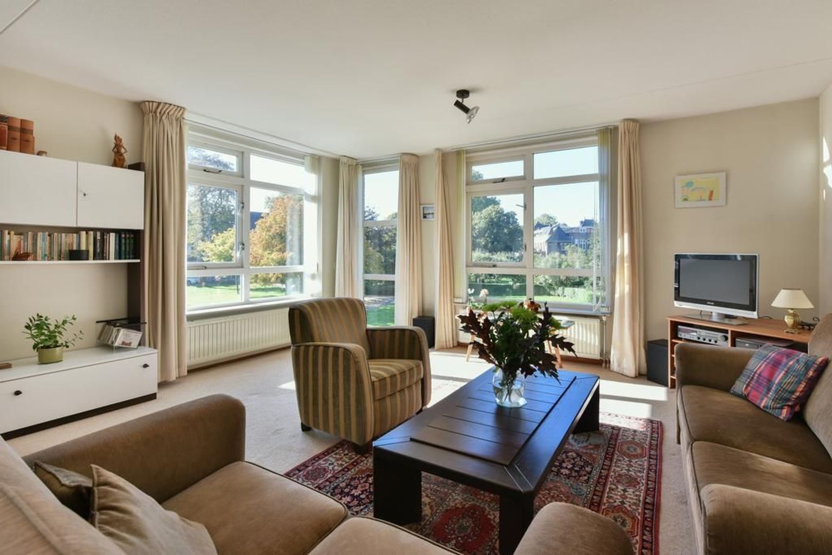 W.M. Offringalaan 40, Alphen Aan Den Rijn foto-1 blur