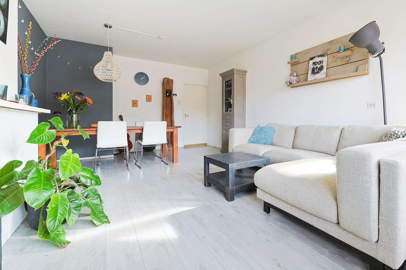 Ambonstraat 62, Alphen Aan Den Rijn foto-1 blur