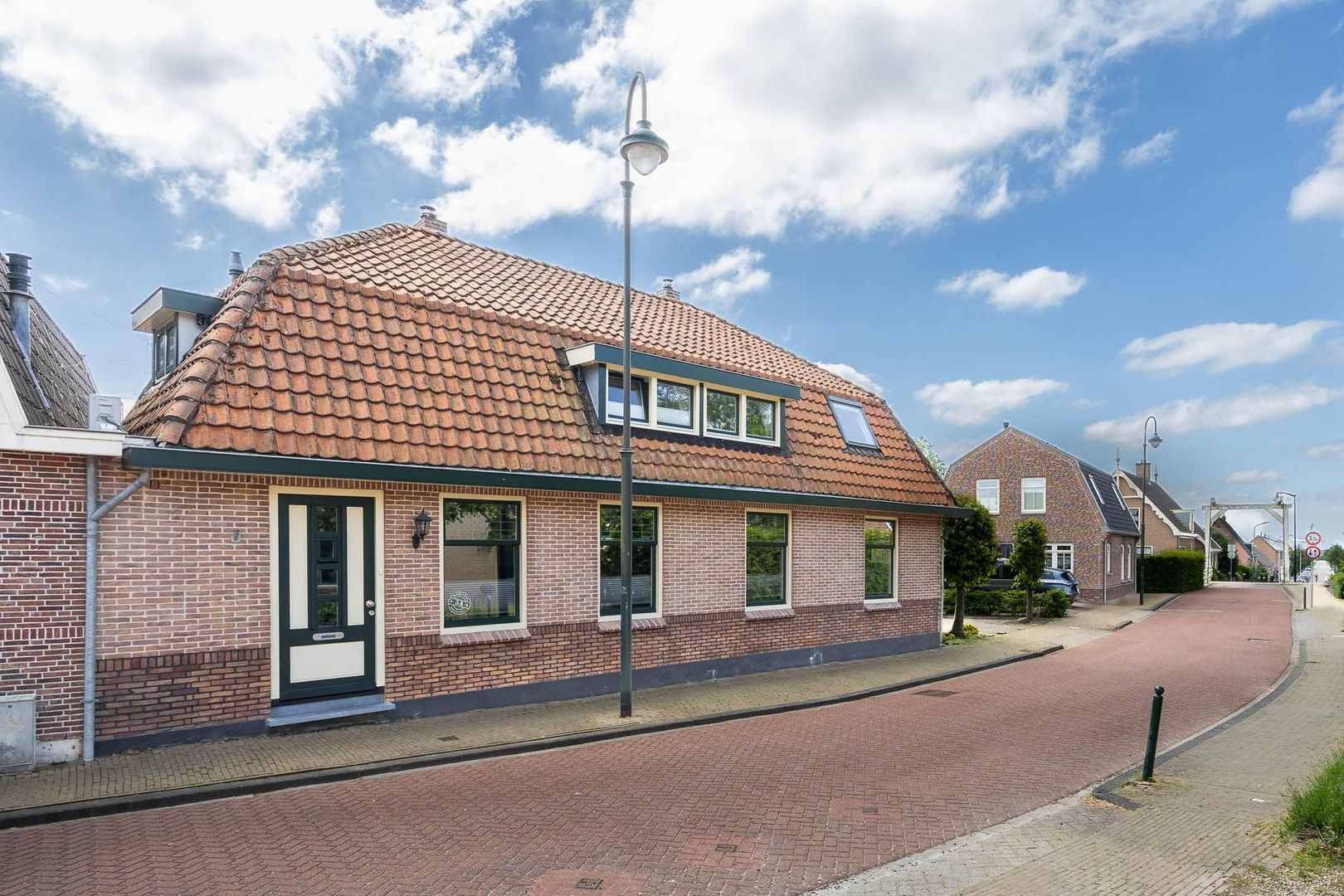 Stationsweg 5 A, Aarlanderveen foto-0 blur