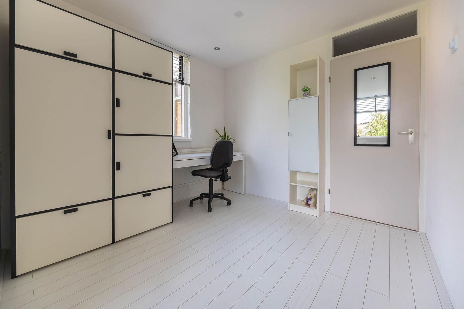 A.G.M. van der Hoevenstraat 85, Ter Aar foto-21 blur