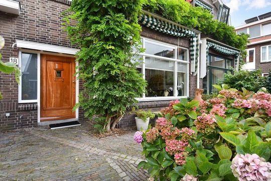 Laan van Sevenstar 18, Voorburg small-1