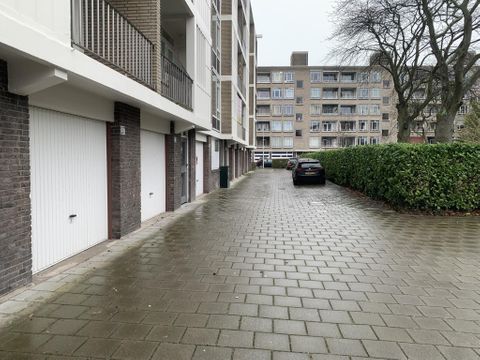 Smaragdhorst 229, Den Haag small-1