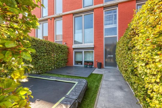 Hongarenburg 123, Den Haag small-1