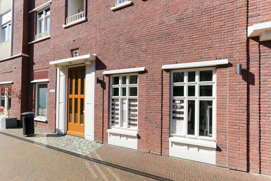 Damplein 95, Leidschendam small-1