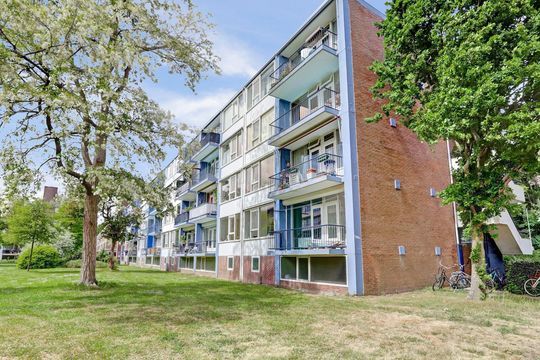 Sint Martinuslaan 27, Voorburg small-1