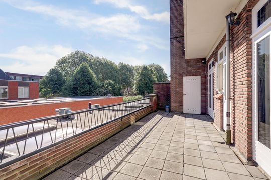 Laan van Nieuw-Oost-Indie 90 A, Den Haag small-1