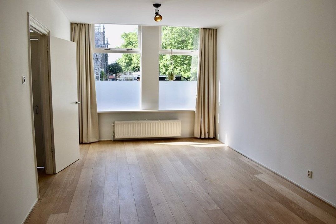 Leidseplein 8 zwart