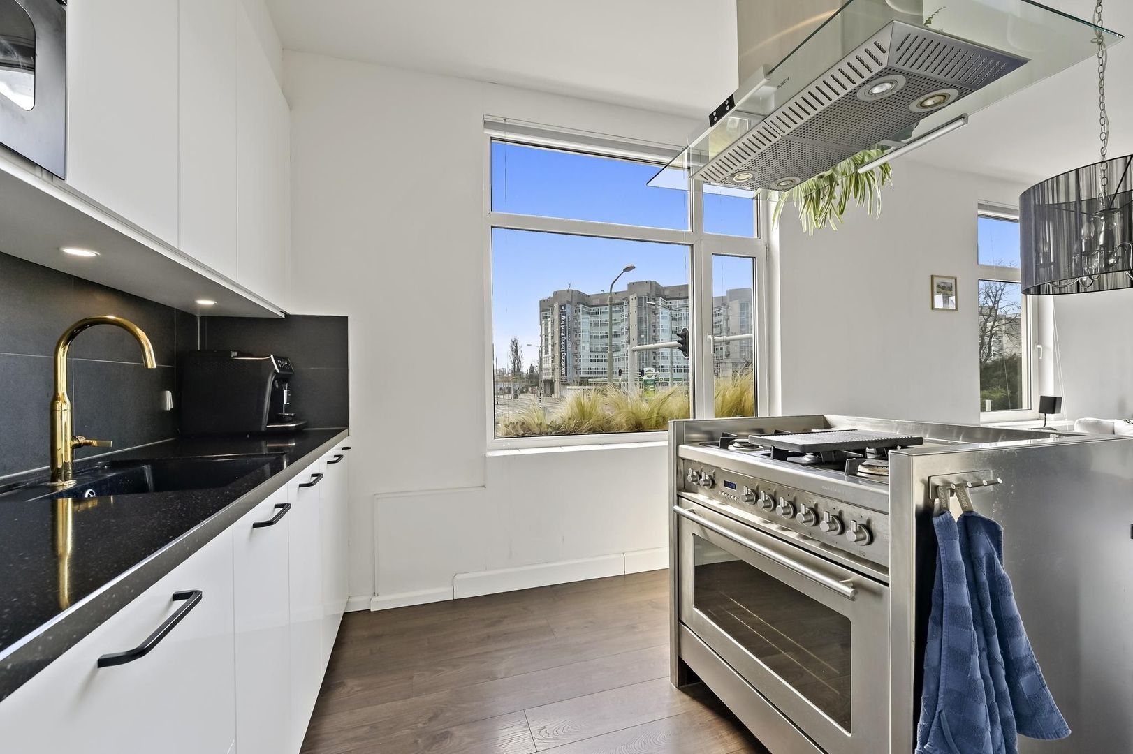 Laan van Nieuw-Oost-Indie 284, Den Haag foto-1