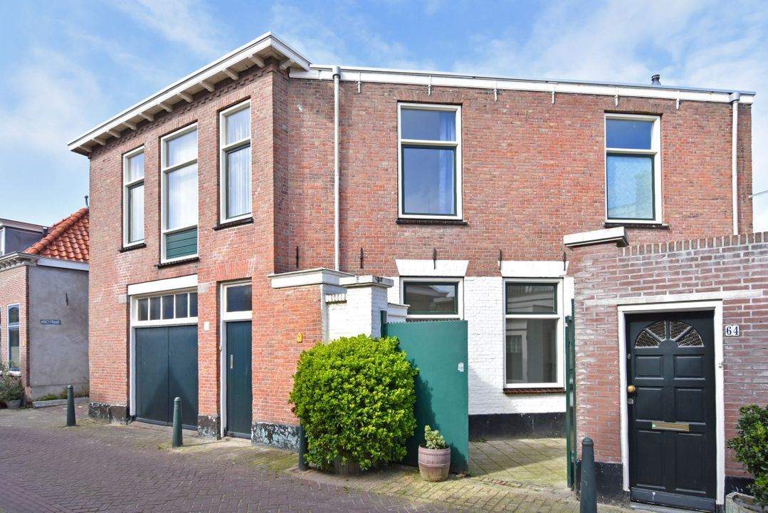 Rogstraat 64, Halfvrijstaande woning in Den Haag