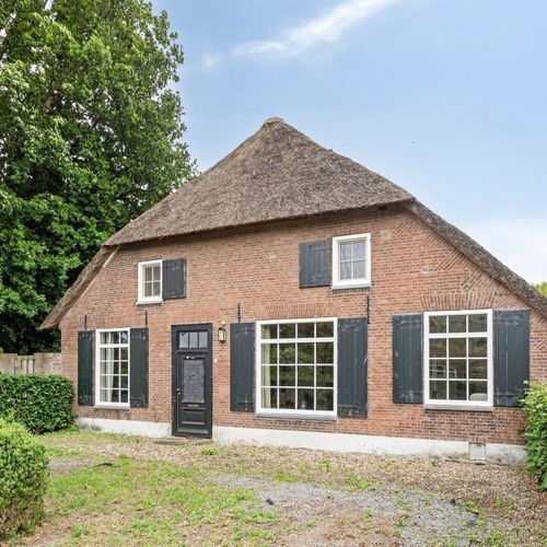 Pastoor van Weerdtstraat 8, Teeffelen foto-1