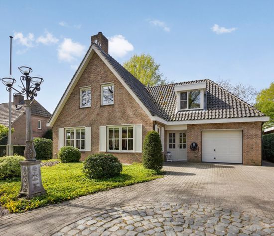 Deken van der Cammenweg 38 a, Heesch