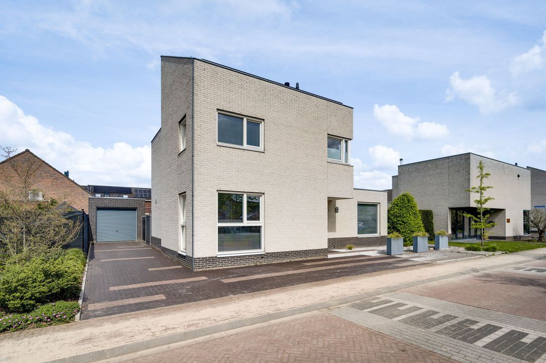 Sint Michaëllaan 10, Herten foto-3