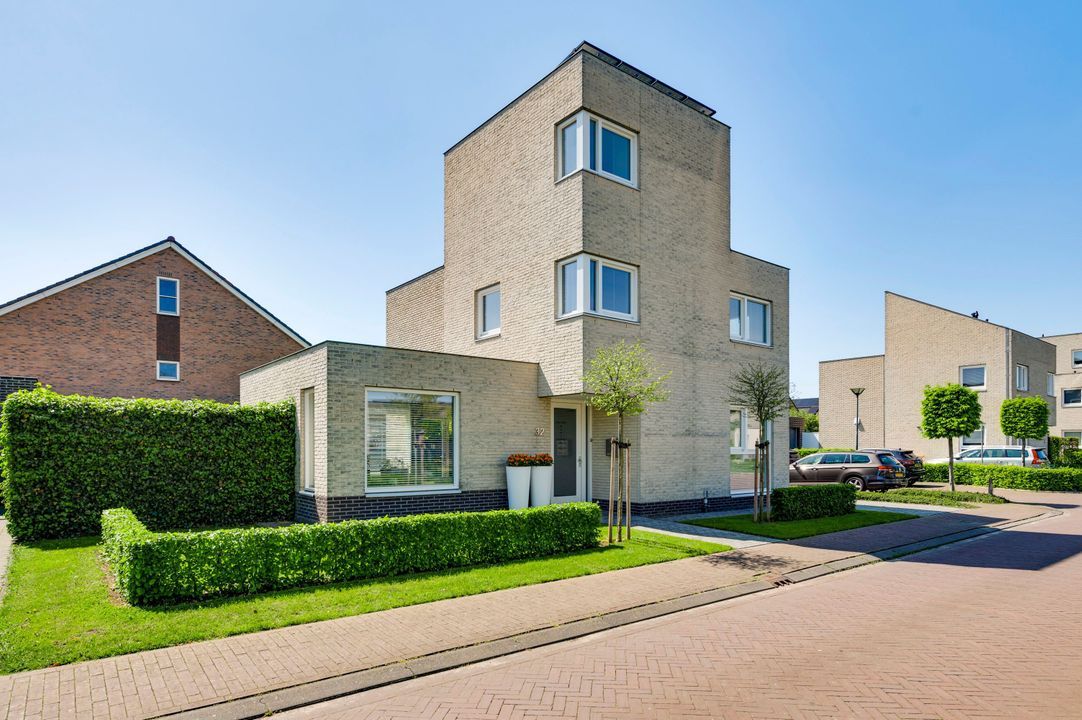 Sint Michaëllaan 32, Herten foto-2