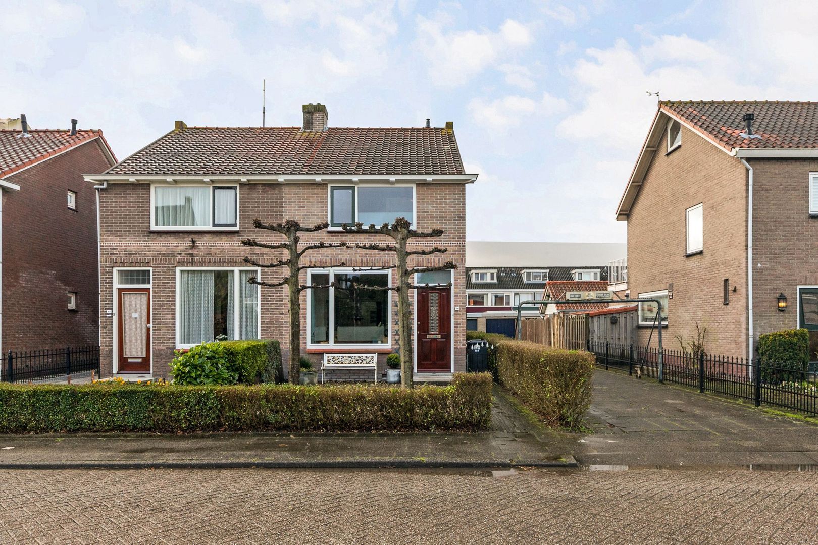 Admiraal de Ruyterstraat 105, 2-onder-1-kapwoning in Oud-Beijerland ...