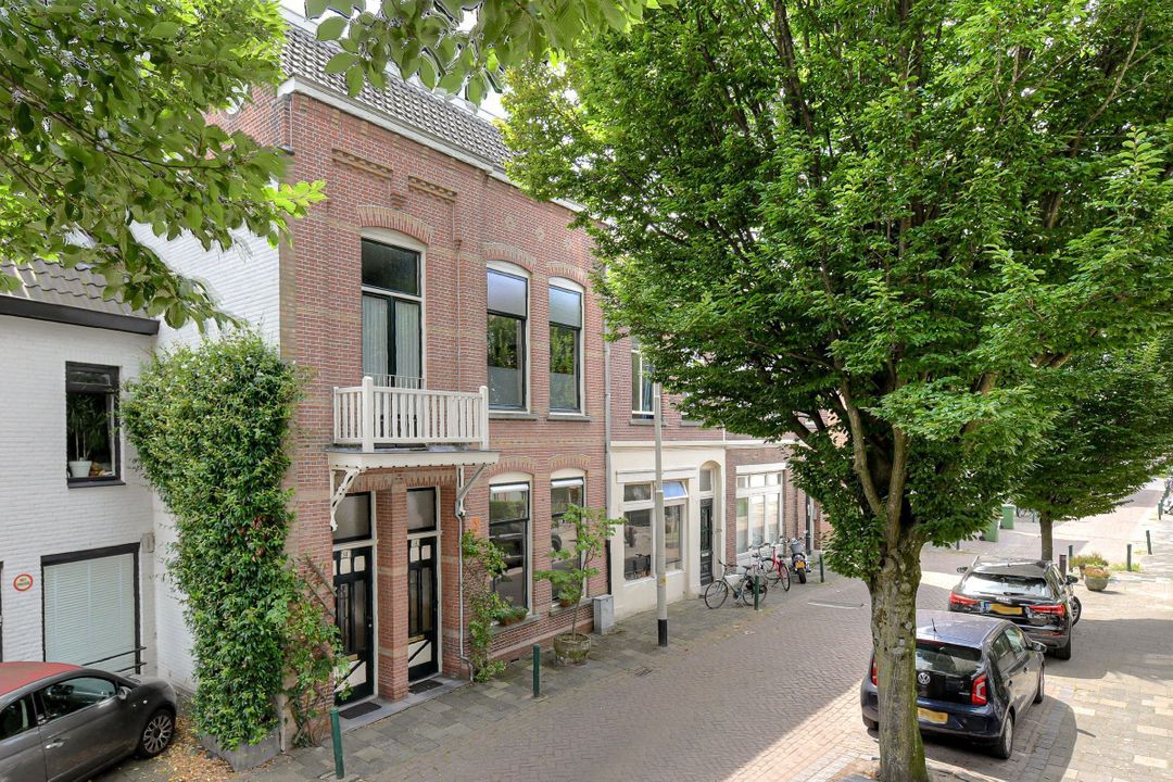 de Roy van Zuidewijnlaan 14, Breda foto-2