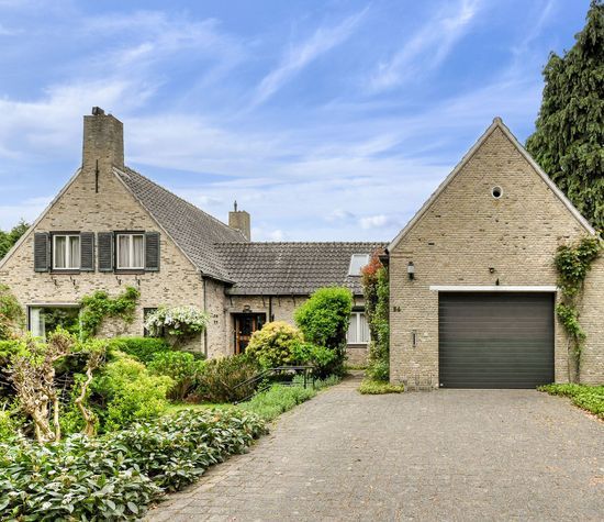 Slotlaan 34, Oosterhout