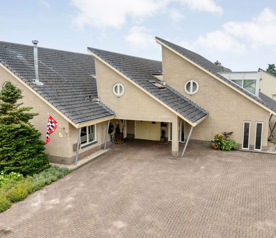 Nijverheidsweg 15, Nijeveen