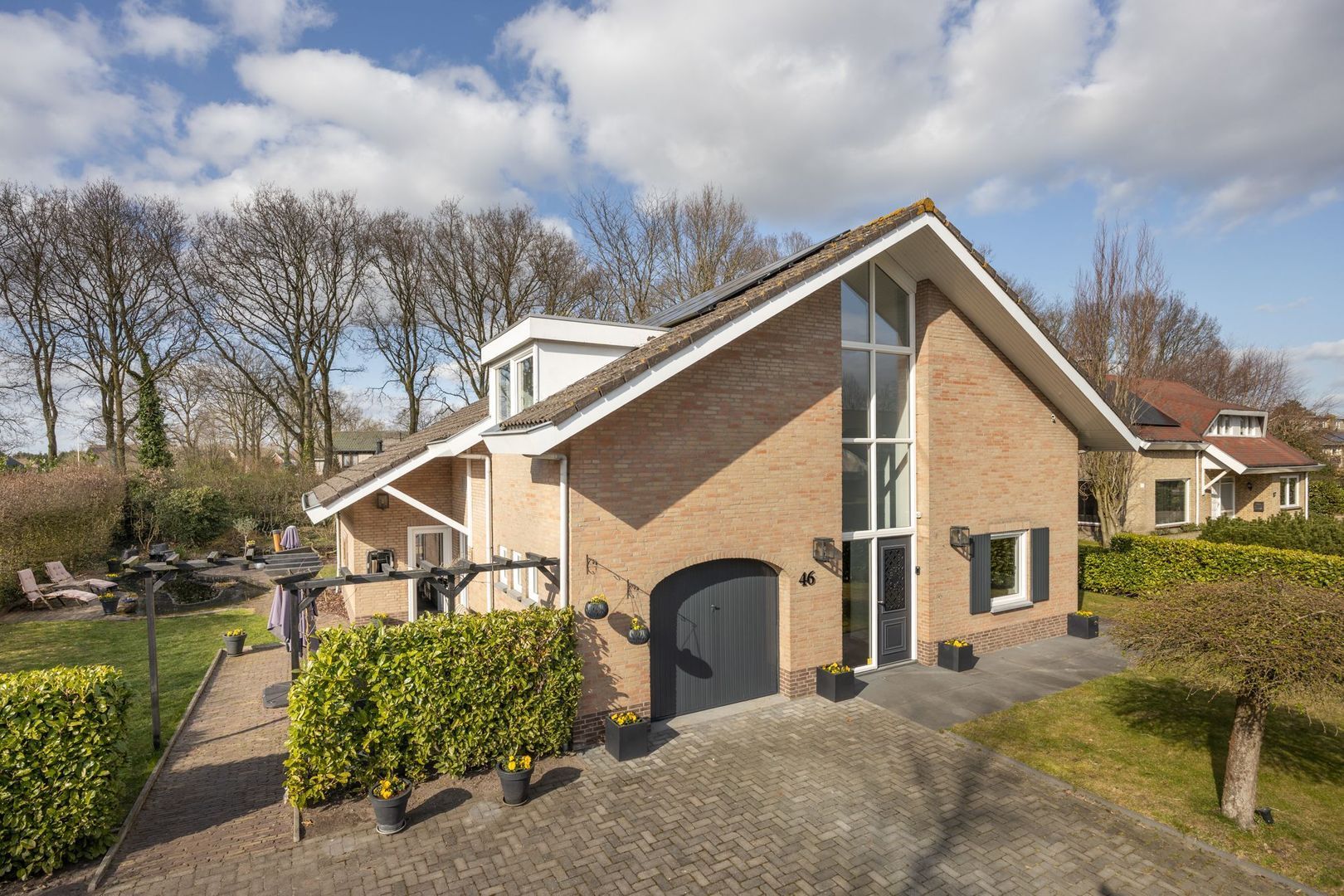 Contrabas 46, Etten-Leur foto-1