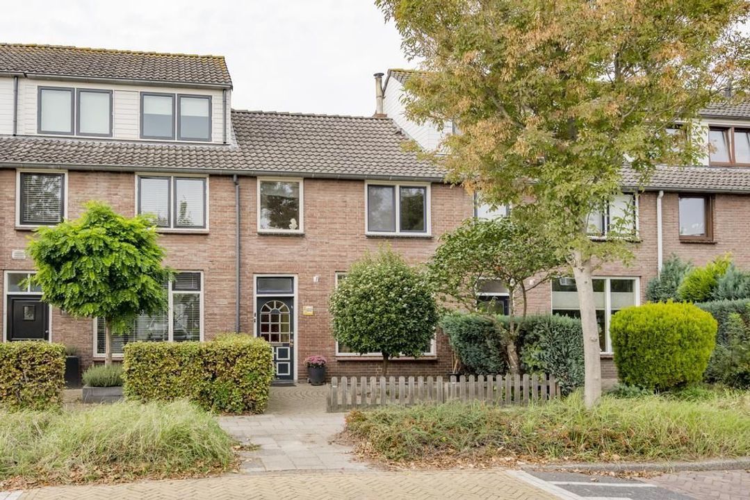 Professor Eijkmanstraat 7, Tussenwoning In Nijkerk