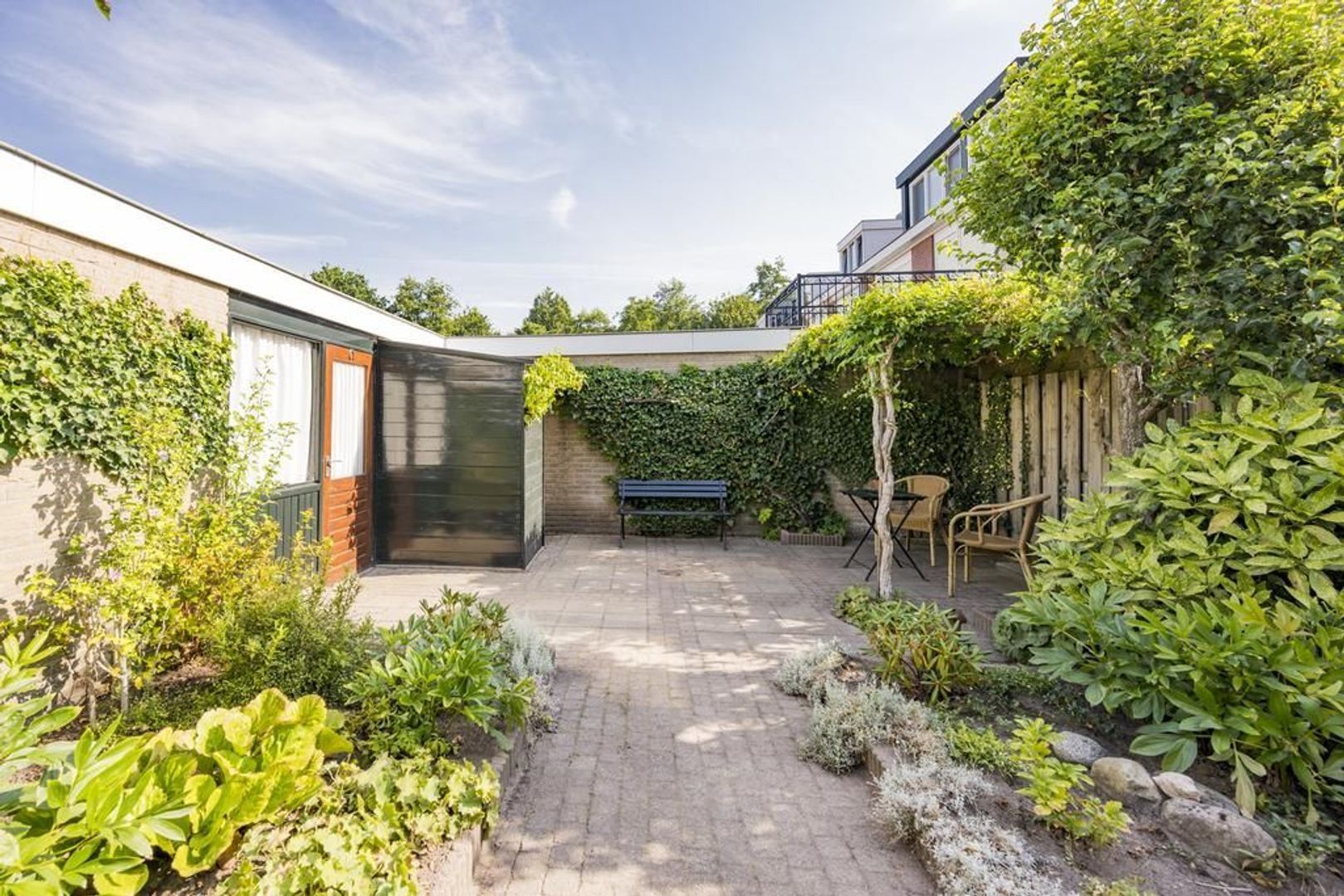 Van Oldenbarneveltstraat 27, Nijkerk foto-33