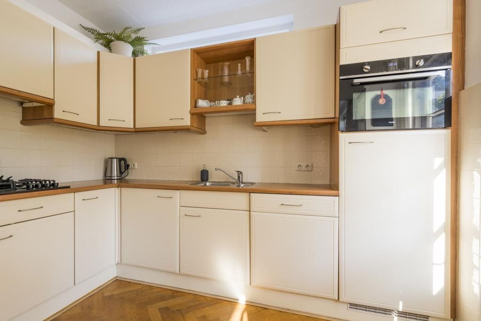 Van Oldenbarneveltstraat 27, Nijkerk foto-10
