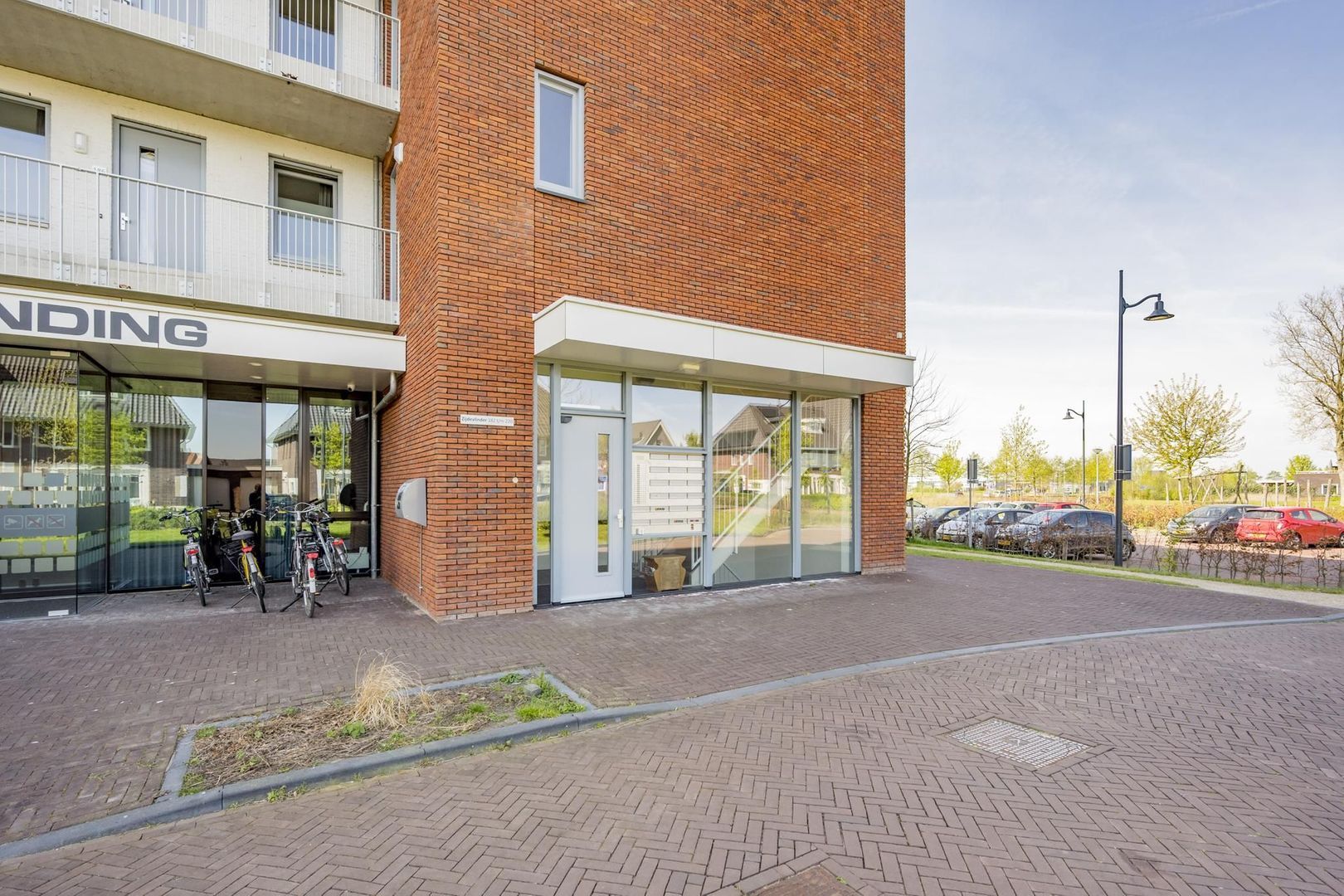 Zijdevlinder 214, Nijkerk foto-24