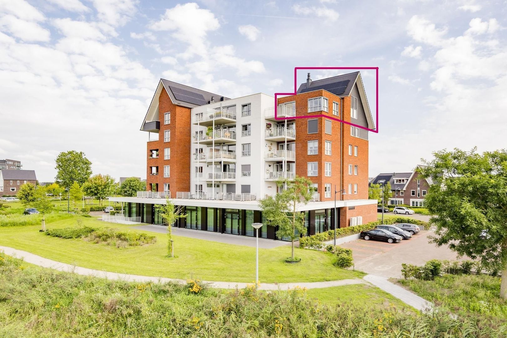 Zijdevlinder 214, Nijkerk foto-0