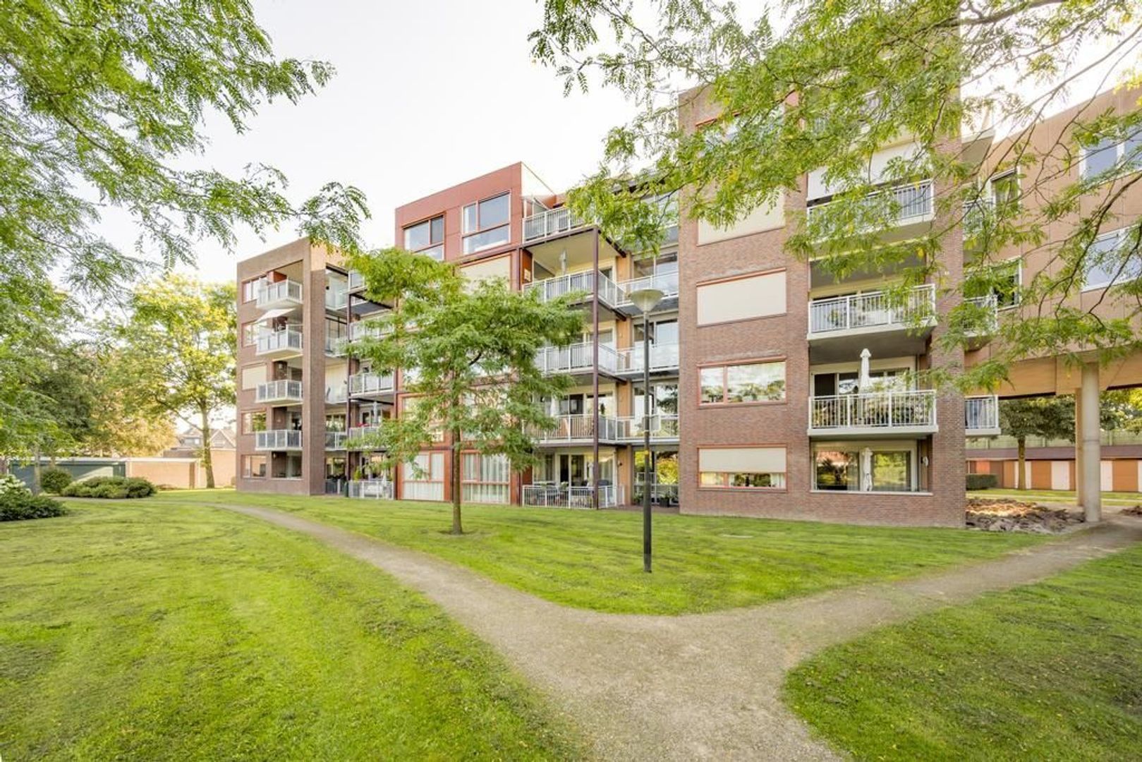 Bijkerkstraat 9, Nijkerk foto-0