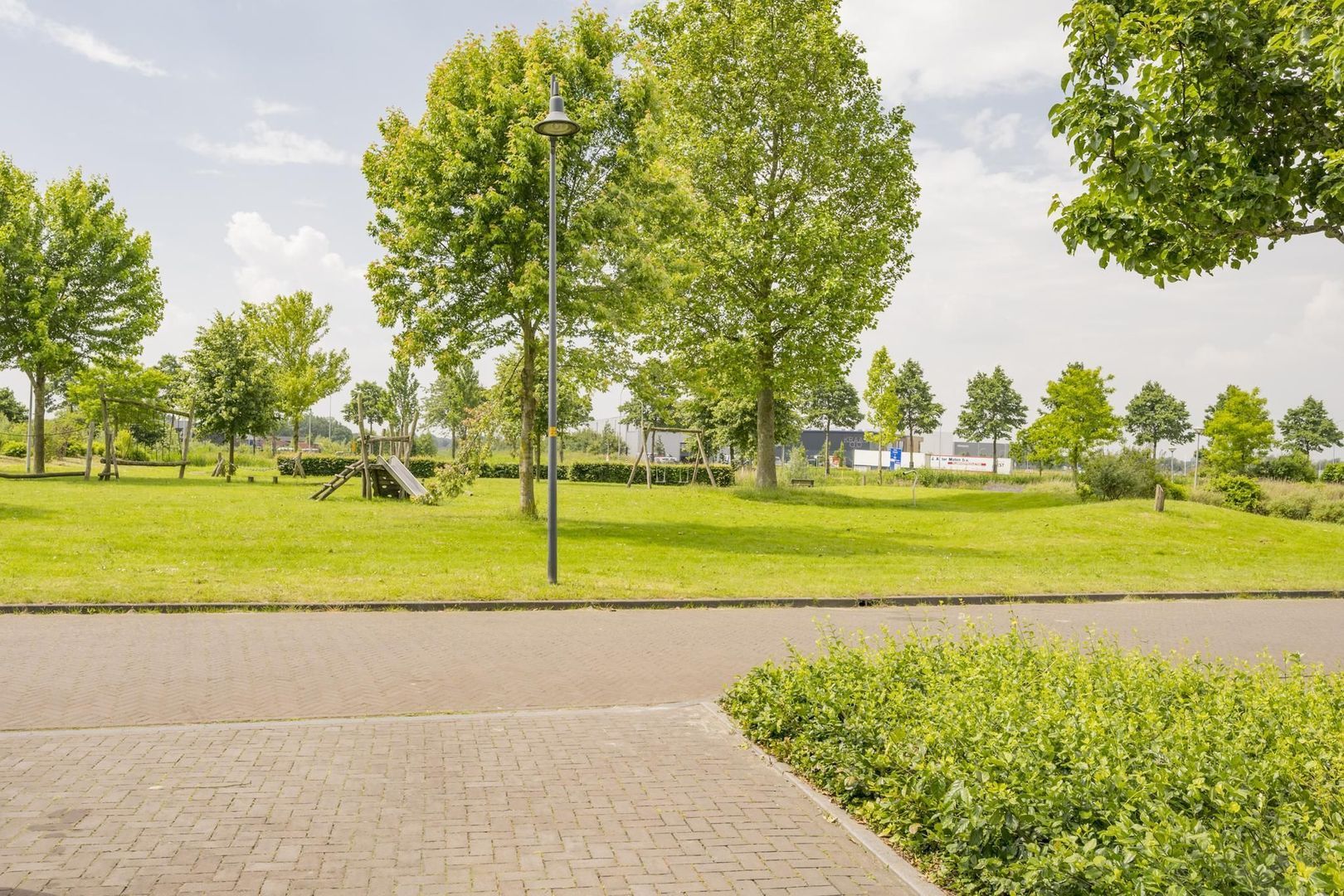 Zijdevlinder 97, Nijkerk foto-39