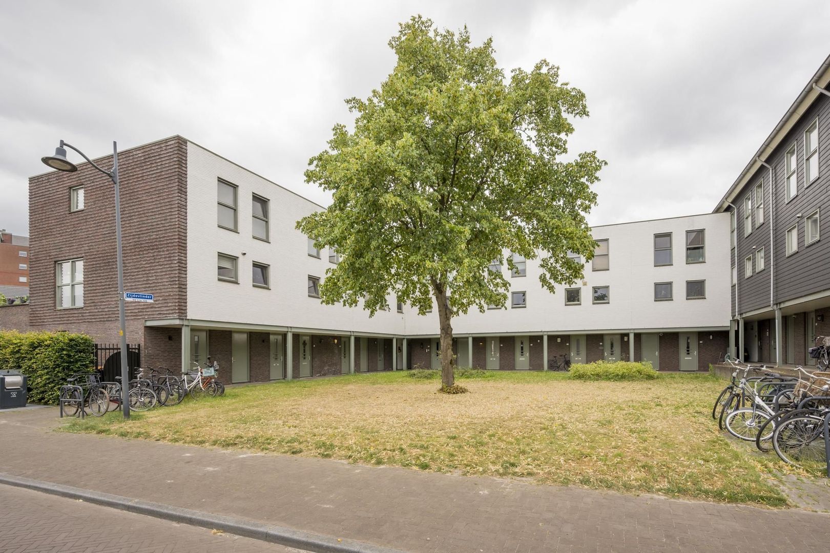 Zijdevlinder 94, Nijkerk foto-1