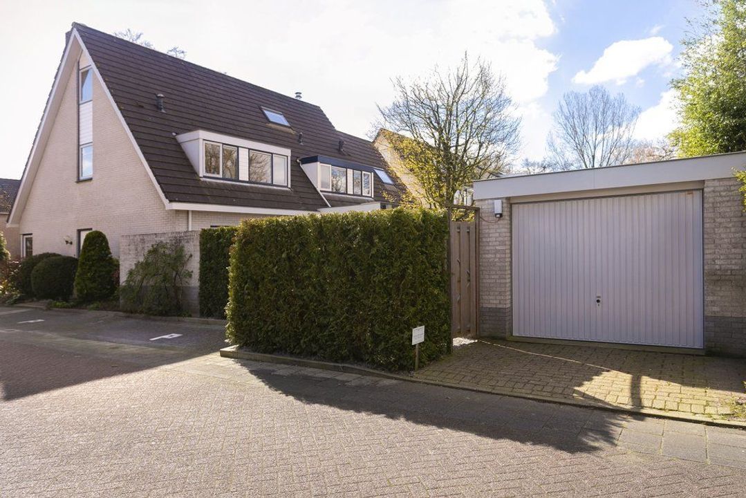 Bachlaan 11, Veenendaal foto-small