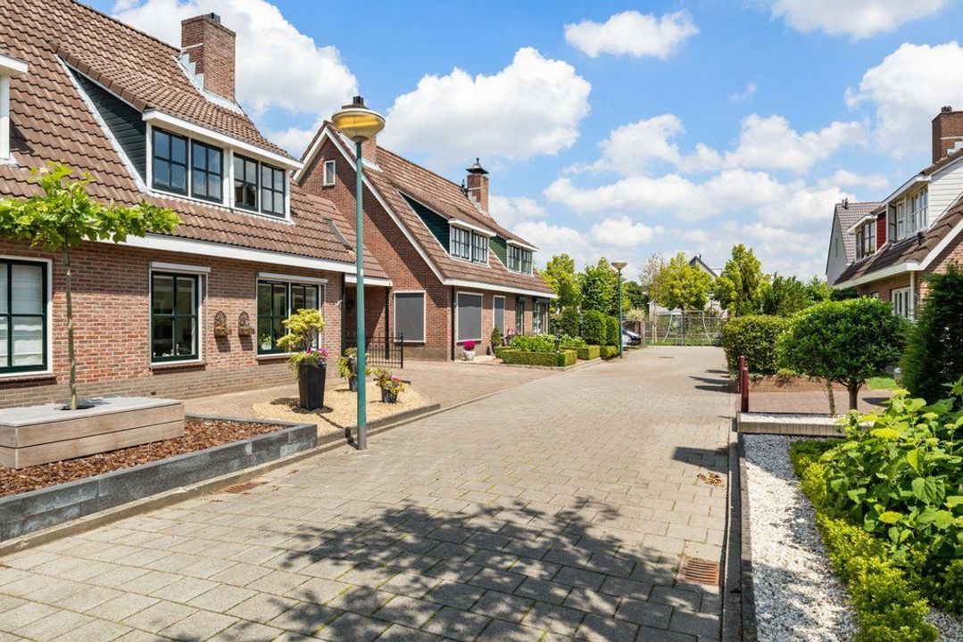 Coniferenlaan 15, Veenendaal foto-small