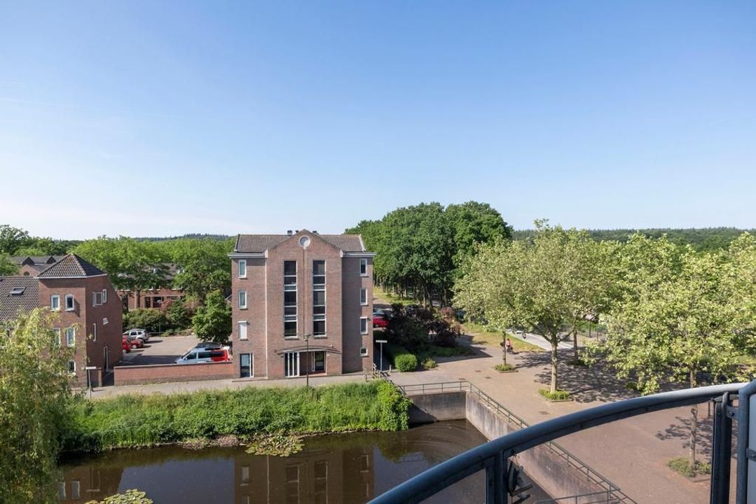 Aletta Jacobslaan 18, Veenendaal foto-small