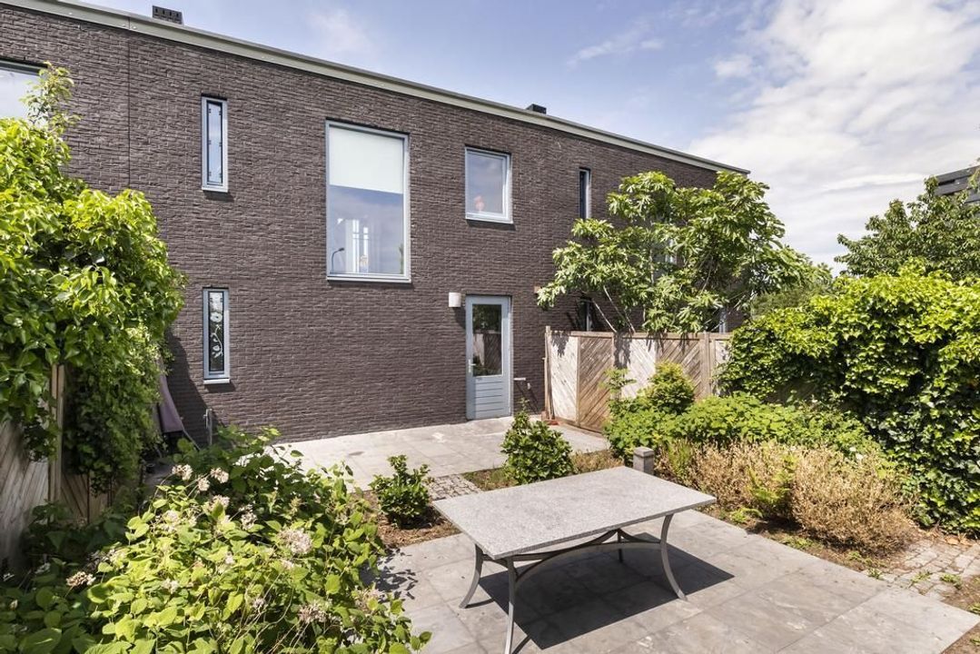Hugo de Grootstraat 15, Veenendaal foto-small