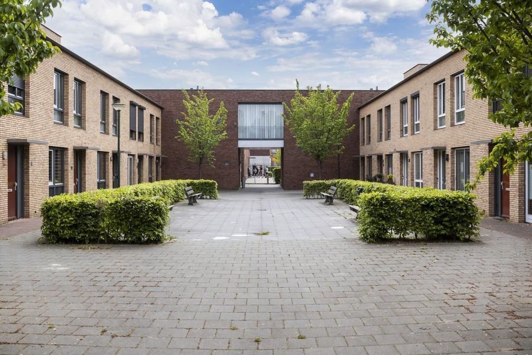 Joop den Uylhof 16, Veenendaal foto-small