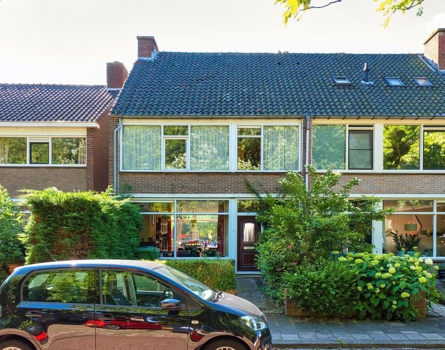 Tsjaikovskilaan 36, Voorschoten