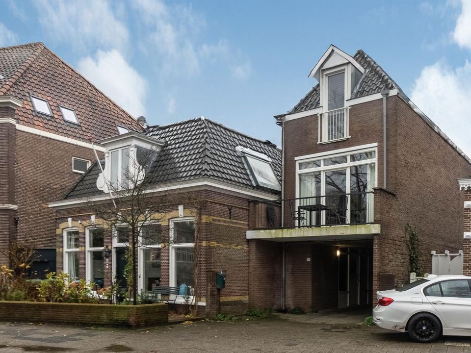 Zoeterwoudsesingel 65, Leiden