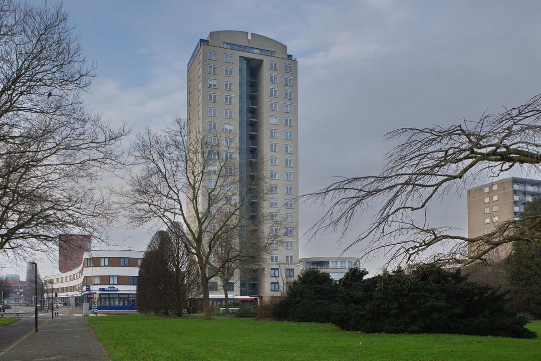 Spinozalaan 1 E II, Voorburg