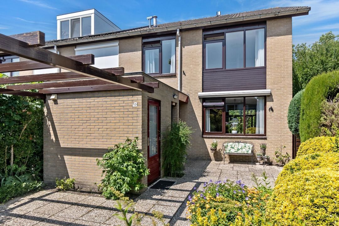 Korenbloem 10, Leiden