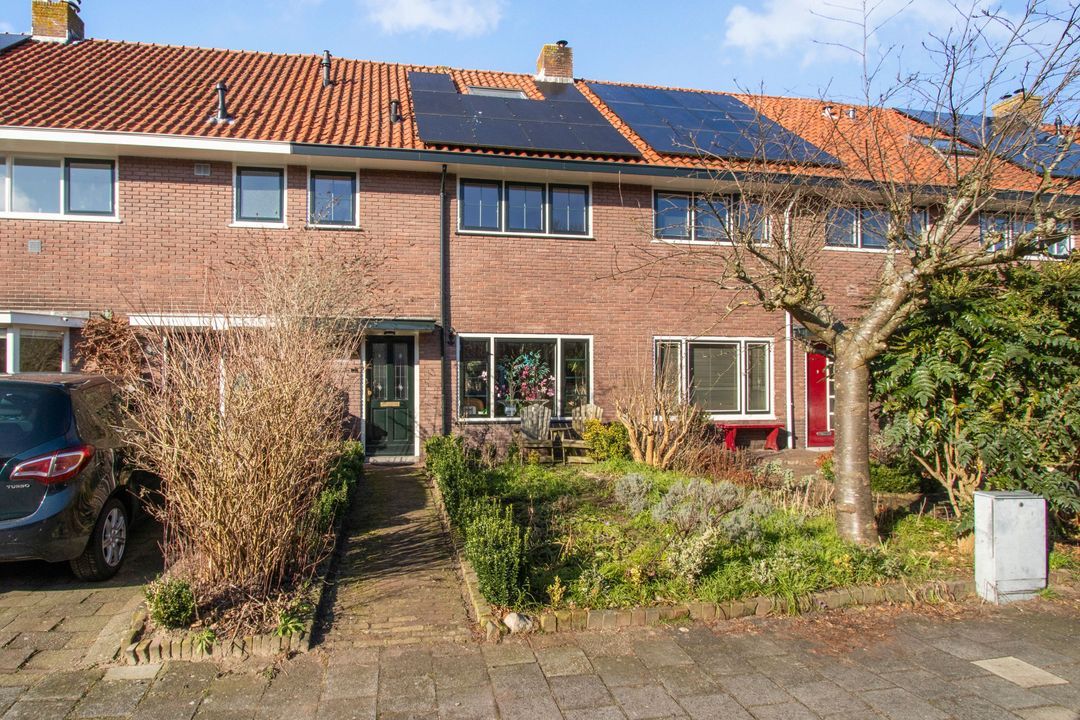 B. van Rooijenstraat 15, Naarden