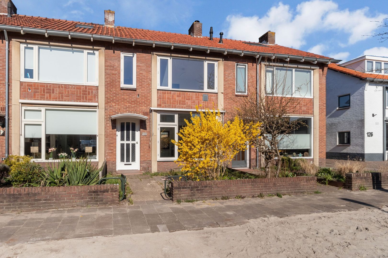 J.P. Coenstraat 130, Hilversum foto-0 blur